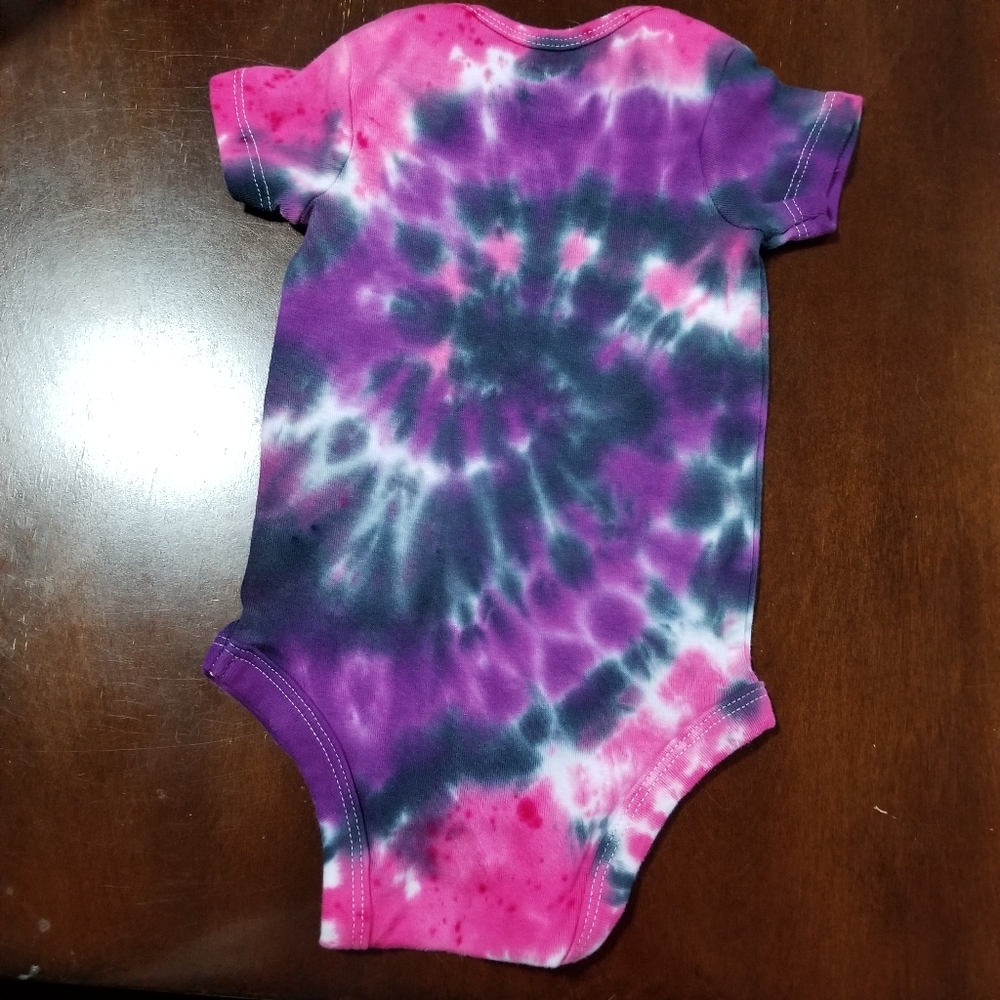 0-3 Months Pink Purple Grey Tie Dye Onesie - Picture 5 of 6